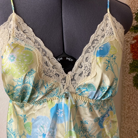 Stunning Y2K Slip Dress - Picture 2 of 4